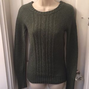 Dark green cable knit sweater❤️